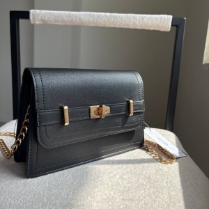 کیف مشکی استرادیواریوس