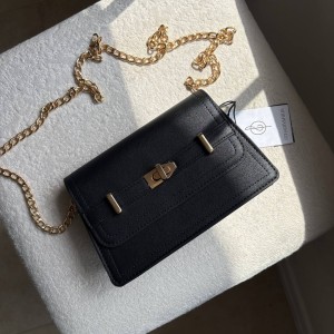 کیف مشکی استرادیواریوس