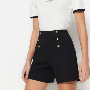 شلوارک کرپ مشکی