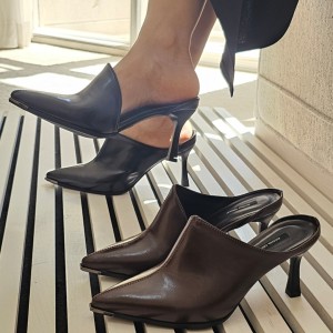 پاشنه نوک تیز ۱۰۳۲