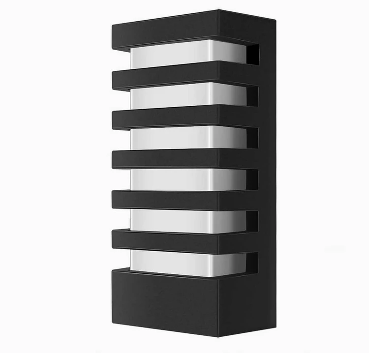 چراغ دیواری باغ