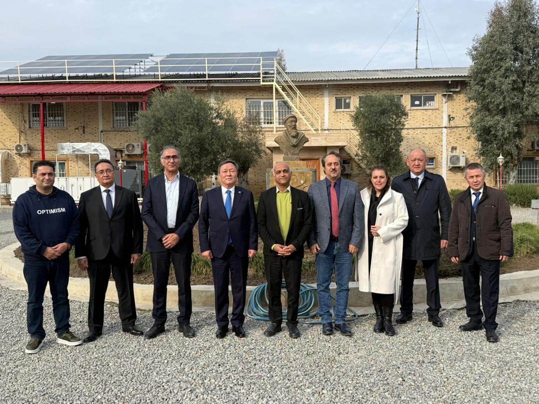 بازدید سفیر جمهوری قزاقستان از شرکت داروسازی نیاک