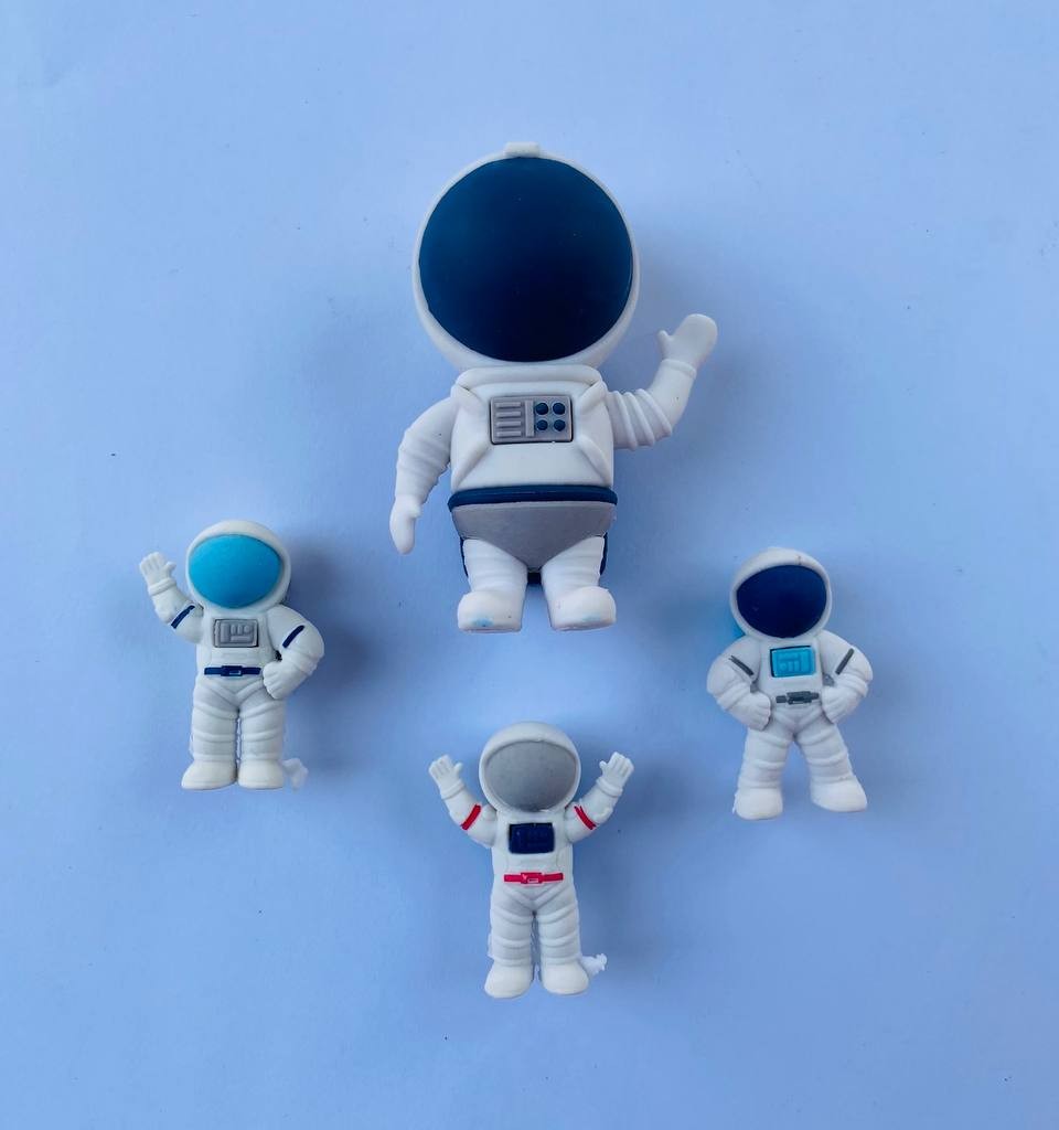 پاکن فضانورد فانتزی