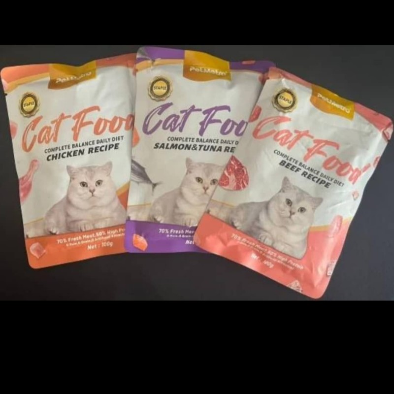 پوچ گربه پت مترو در سه طعم سالمون،مرغ؟گوشت گوساله
