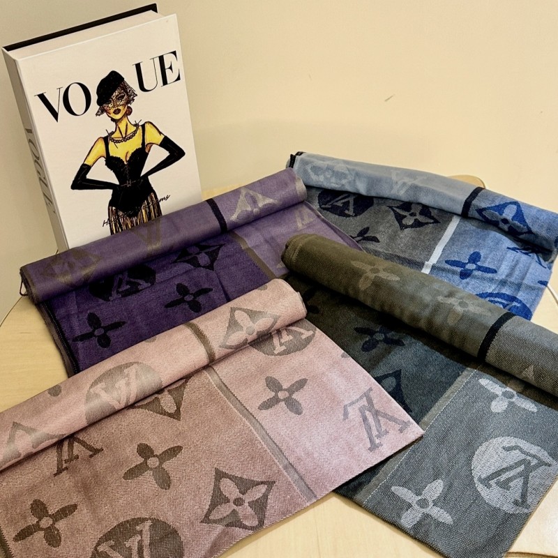 شال Louise Vuitton طرح درشت