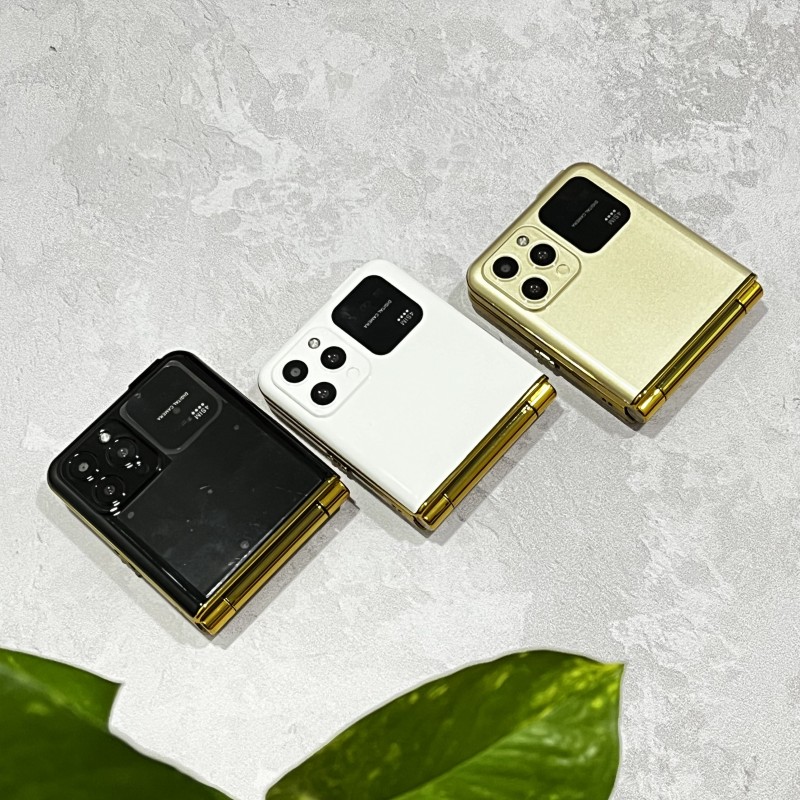 گوشی ساده دکمه ای تاشو طرح آیفون اپل .برندvip ساده تاشو 4 سیم کارت مدل P20 در طرح آیفون ا P20 foldable mobile phone