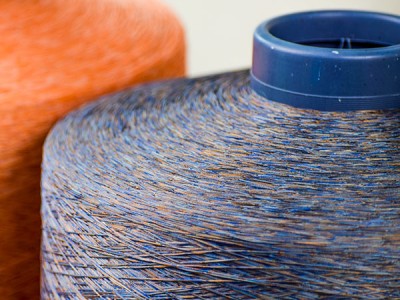 نخ پلی‌استر چیست و چرا در دوخت صنعتی پرکاربرد است؟