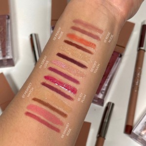 رژ لب مایع براق لاتکس