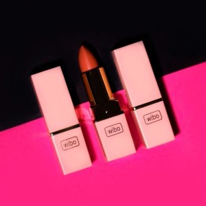 رژ جامد نیوگلوسی