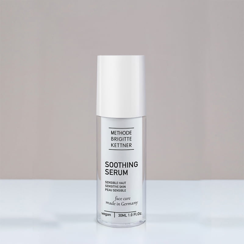 سرم آنتی‌اکسیدان تسکین‌دهنده MBK مدل Soothing Serum (30 میلی‌لیتر)