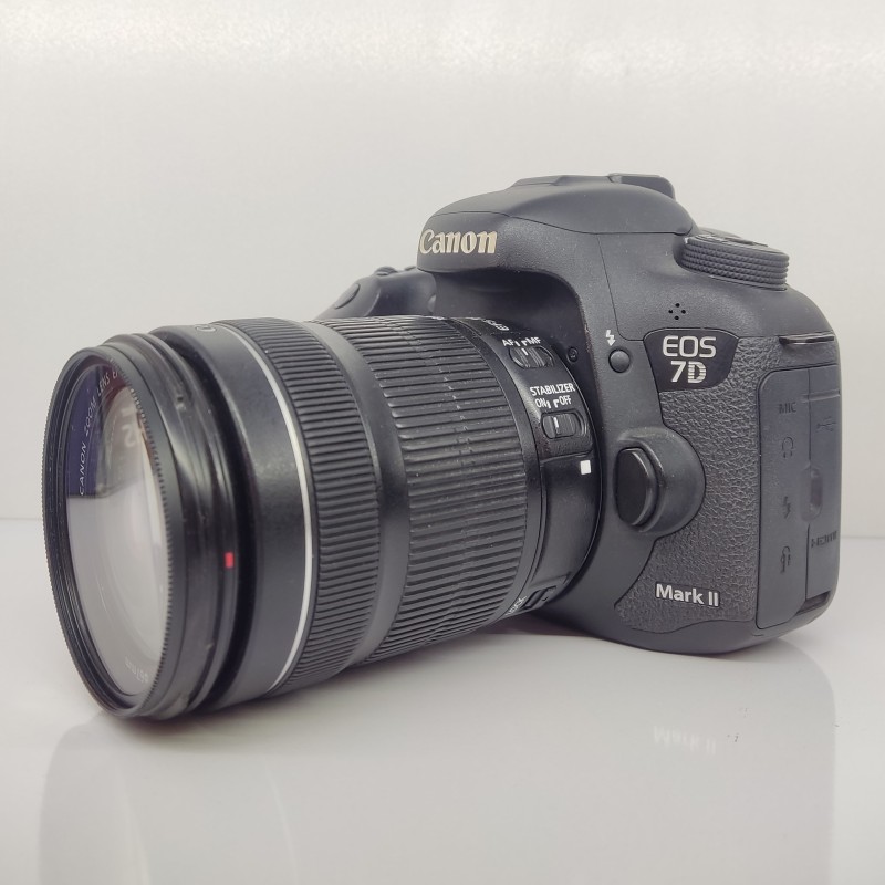 دوربین عکاسی کانن دست دوم Canon EOS 7D Mark II Kit 18-135mm f/3.5-5.6 IS STM(15000 شات)