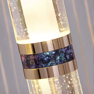 آویز کریستالی استوانه‌ای مناسب راه‌پله و لابی هتل