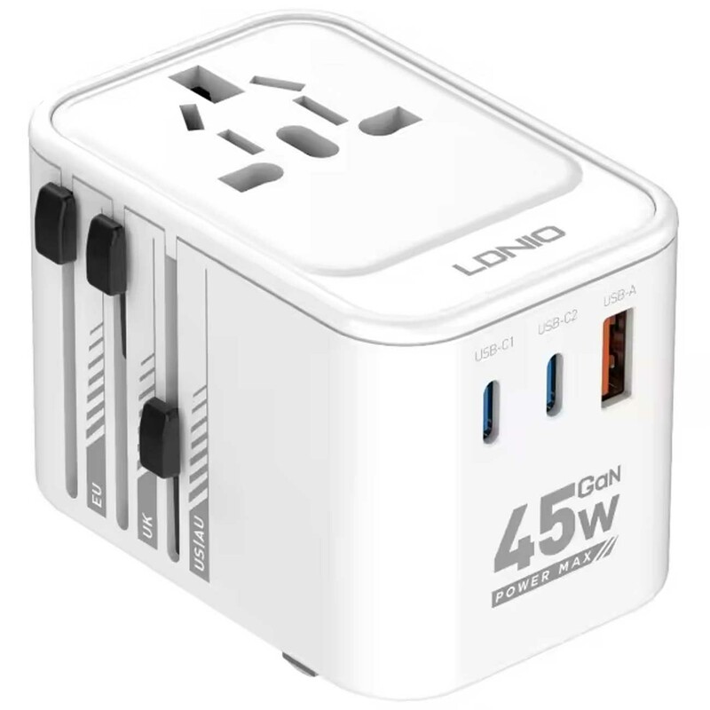 چندراهی برق یک سوکت،  یک یو اس بی و دو تایپ سی با دوشاخه‌های مختلف الدنیو Z8