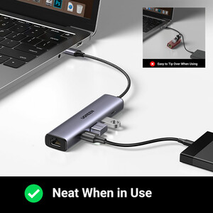 هاب روی میز کار حرفه‌ای