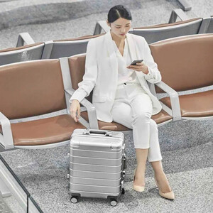 قیمت چمدان چرخدار 20 اینچی شیائومی