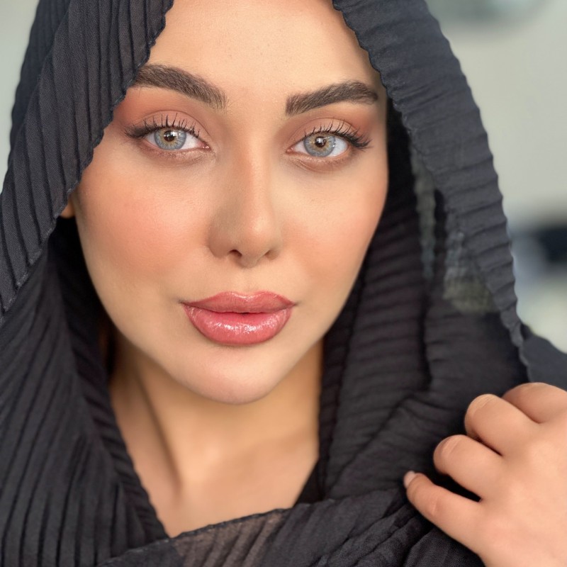 لنز رنگی کلاسیک گری (Classic Gray) برند یونیک (unique)