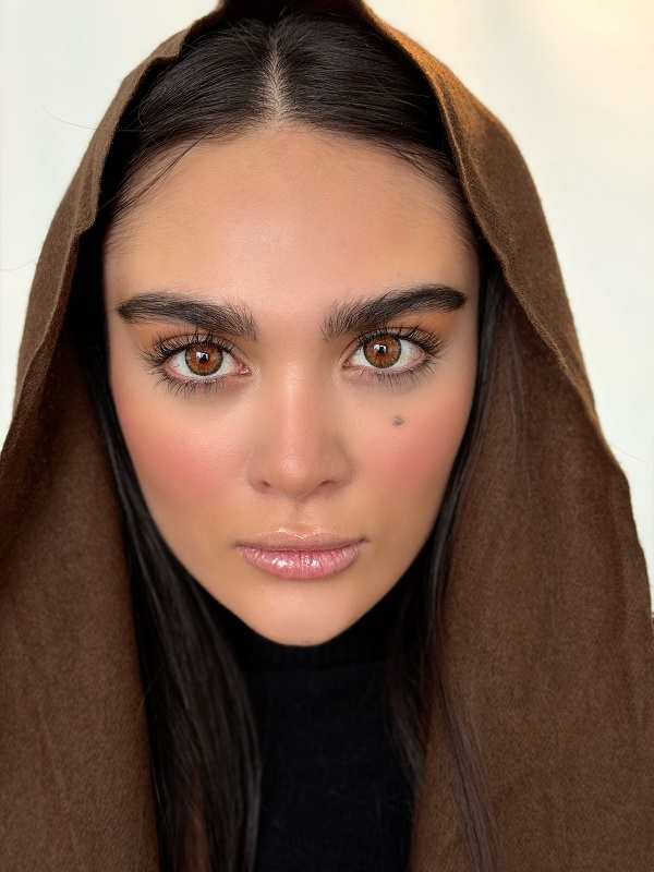 لنز رنگی کلوپاترا هازل (Cleopatra Hazel) برند یونیک (Unique)