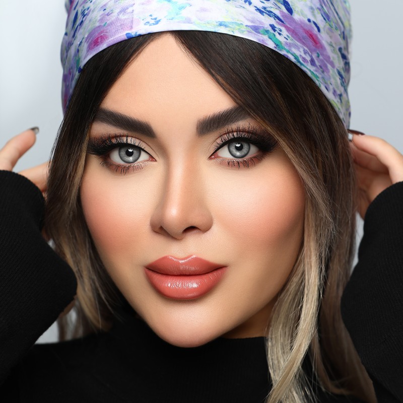 لنز رنگی کارولینا گری (Carolina Gray) برند آماندا (Amanda)