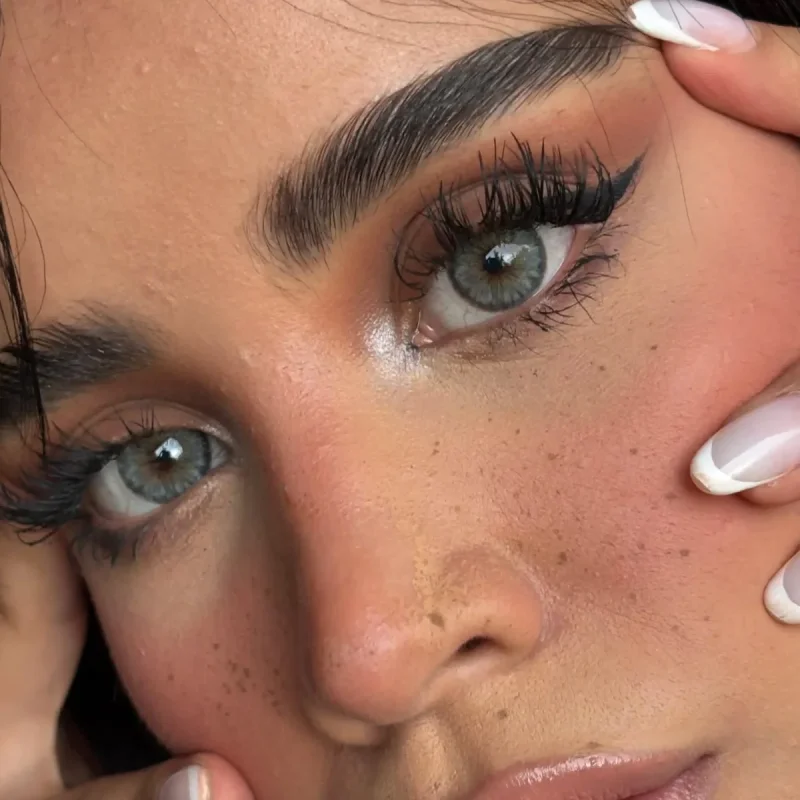 لنز رنگی کلوپاترا لایت بلو (Cleopatra Light Blue) برند اوربان لایر (Urban Layer)