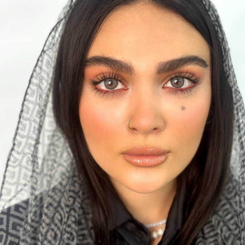 لنز رنگی الیوا گری (Olivia Gray) برند مینی آوا (Mini Ava)