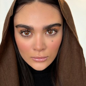 لنز رنگی کلوپاترا هازل (Cleopatra Hazel) برند یونیک (Unique)
