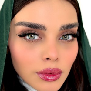 لنز رنگی گلکسی گرین (Galaxy Green) برند سلنا (Selena)