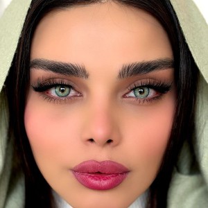 لنز رنگی باربی بلو ( Barbie Blue) برند یونیک (Unique)