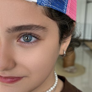 لنز رنگی نیویورک بلو (New York Blue) برند آماندا (Amanda)