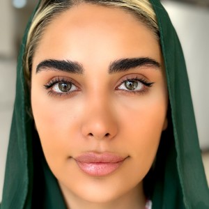 لنز رنگی الیوا گرین (Olivia Green) برند مینی آوا (Mini Ava)