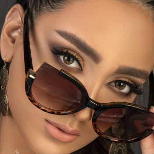 لنز رنگی الیوا لایت براون (Olivia light Brown) برند مینی آوا (Mini Ava)