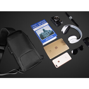 خرید کوله تک بند ضد سرقت بانگه دارای پورت شارژ  USB 3.0 با سایز 18x10x34 سانتی متر  BANGE 22085 Oxford Cloth Sling Chest Bag USB External Charging Port