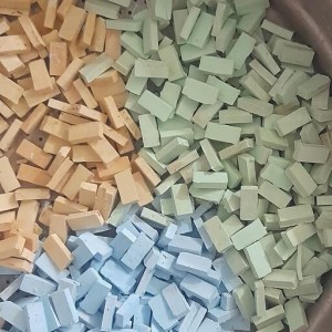 آجر مینیاتوری رنگی سه رنگ بسته 150.عددی اجرویژه ساخت ماکت ساختمان وقلعه و کار عملی