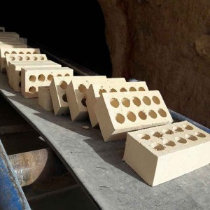 آجر ده سوراخ درجه دو آژند (درب کارخانه)