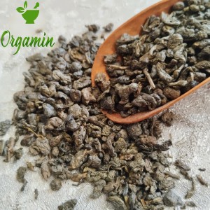 برگ‌های تازه چای سبز با کیفیت ممتاز