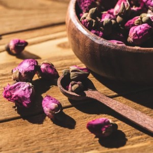 خرید گل محمدی خشک