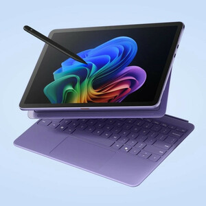 تبلت 12 اینچی مایکروسافت مدل Surface Pro-Snapdragon X Plus ظرفیت 512 گیگابایت و رم 16 گیگابایت به همراه کیبورد سرفیس پرو و قلم Slim pen 2
