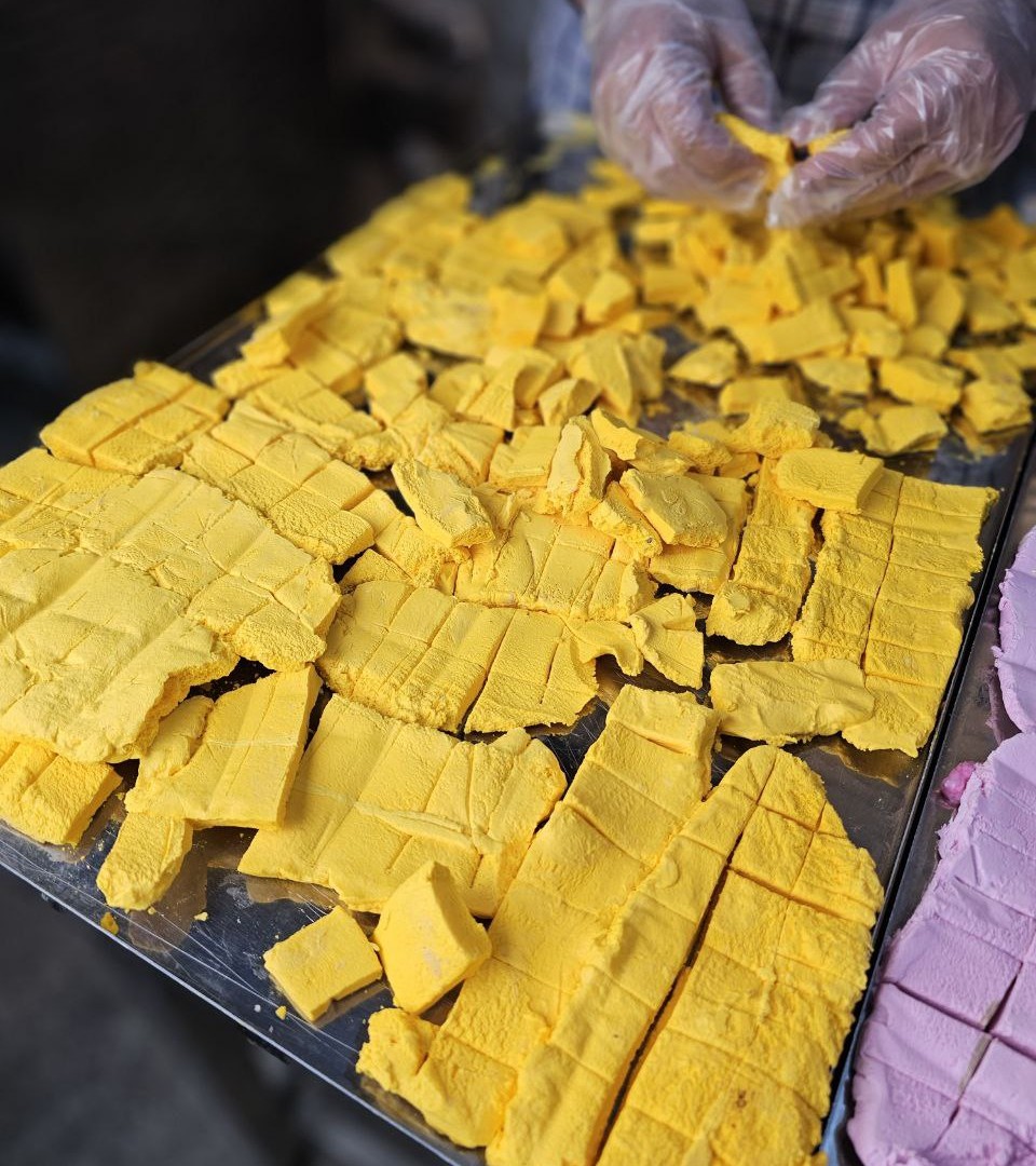 چگونه بستنی خشک اقای خشک تولید می‌شود؟ (مراحل و تکنولوژی)