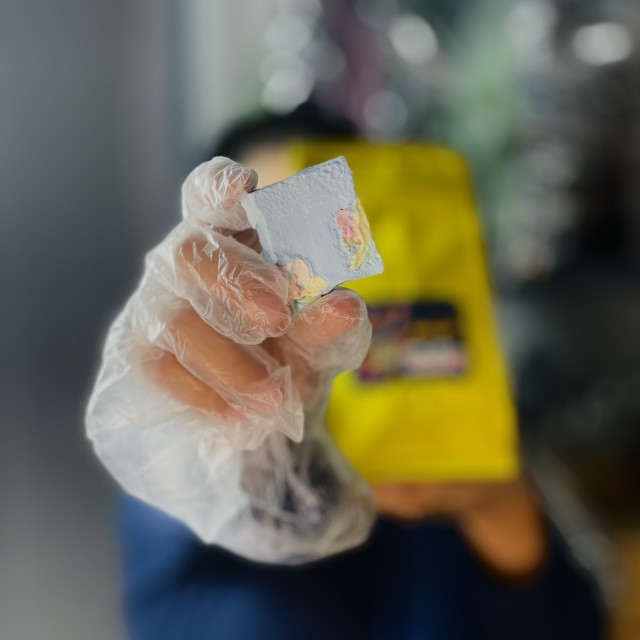 بستنی خشک بلوبری مارشمالو