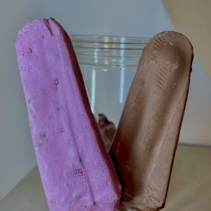 بستنی خشک چوبی شکلات توت فرنگی