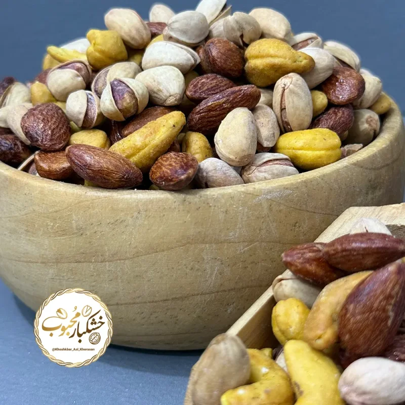 اجیل سه مغز خام  پسته  بادام هندی و مغز درختی