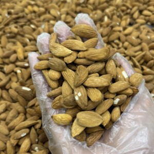 مغز بادام درختی خام ایرانی