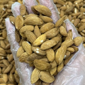 مغز بادام درختی خام ایرانی