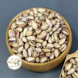 پسته احمد اقایی خام