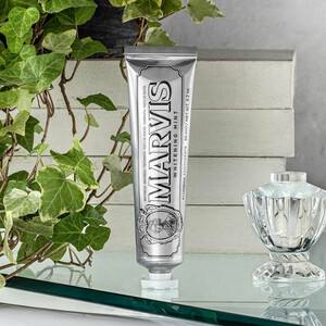 خمیر دندان سفید کننده مارویس Marvis مدل Whitening Mint حجم 85ml