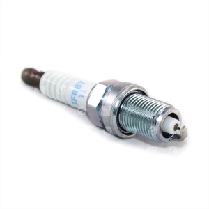 شمع موتور سوزنی پلاتینیوم پایه کوتاه NGK ژاپن کد BkR6EGP 7092 لیبل همیار حامی 4 عددی مناسب برای لیفان x60