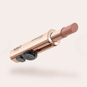 رژ لب جامد مات کیکو میلانو مدل one magic touch lip stylo رنگ قهوه ای شماره 2 almond vibes