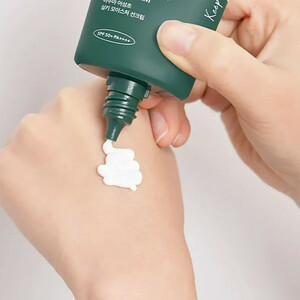 کرم ضد آفتاب بی‌رنگ دست، صورت آنوا SPF 50 مدل heartleaf محافظ UVA ،UVB ‌مناسب برای انواع پوست حجم 50 میلی‌لیتر