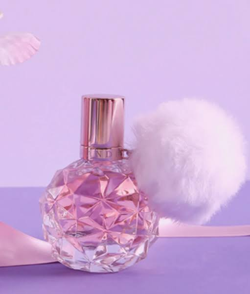 عطر گرمی زنانه آریانا گراند اری از برند لوزی-5 میل