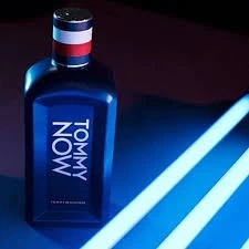 عطر ادکلن تامی نیو - تامی هیلفیگر تامی ناو (TOMMY HILFIGER - Tommy Now) _ ریحانا (Rihana) _ حجم 10 میل _ گرید تاپ _ اکسترا پرفیوم _ برند لوزی _ ماندگاری بسیار بالا _ خنک _ تند _ چوبی _ مردانه _ زنانه