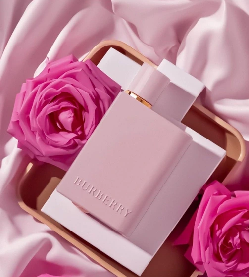 عطر ادوپرفیوم زنانه لوزی مدل Burberry Her حجم ۵ میل شیرین